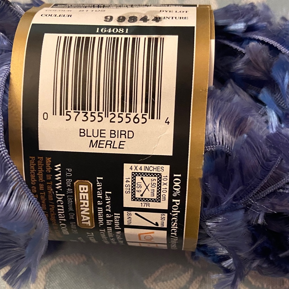 Bernat Boa Yarn in Blue. NWT - Picture 3 of 7